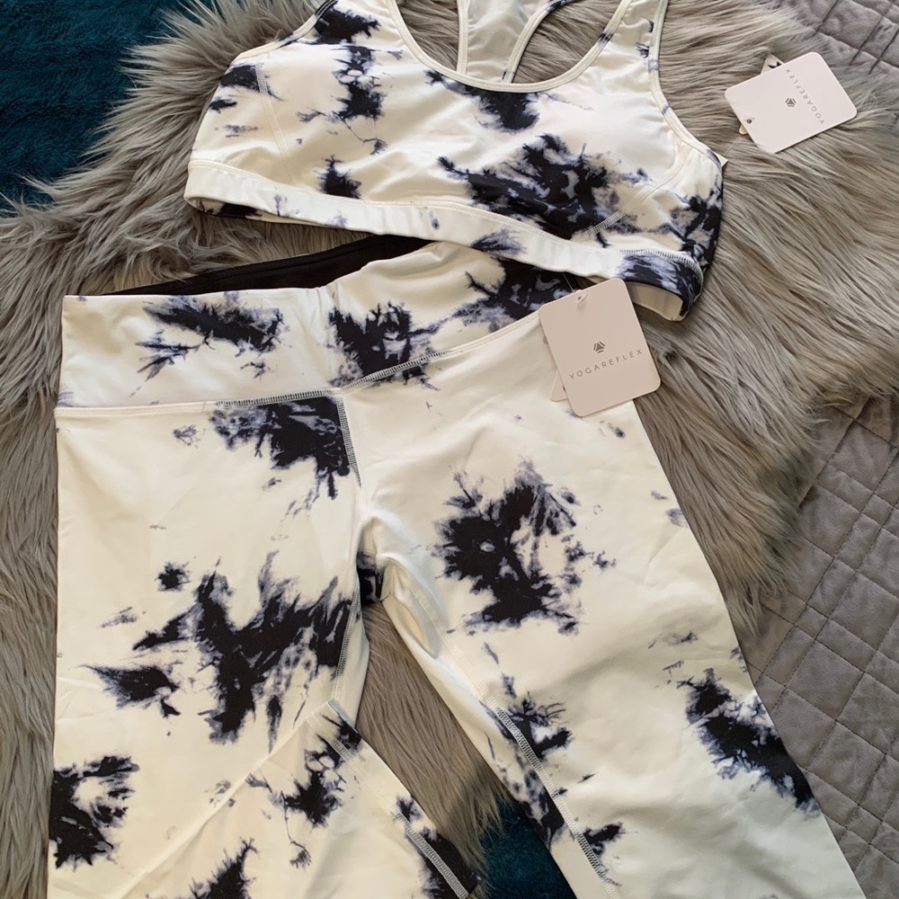 Yogareflex workout outfit.